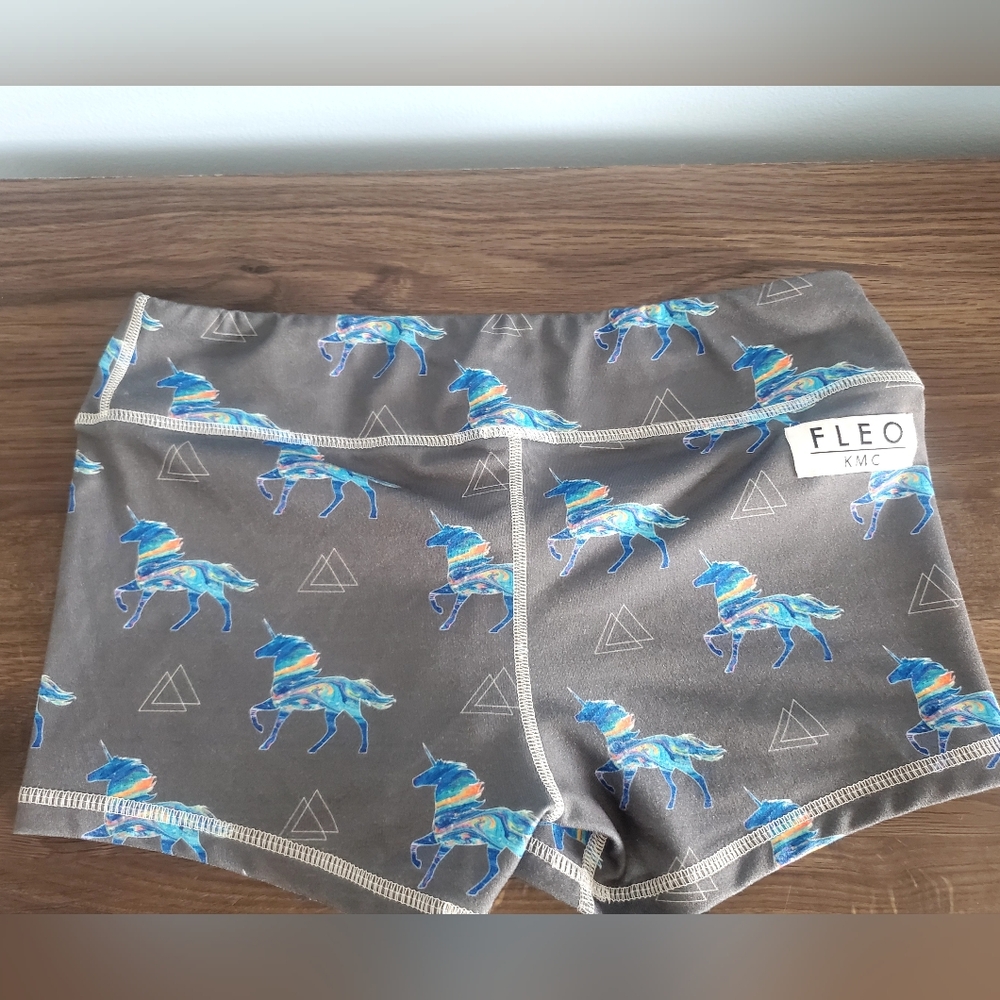 Fleo x KMC unicorn‎ original shorts size medium - Picture 2 of 3